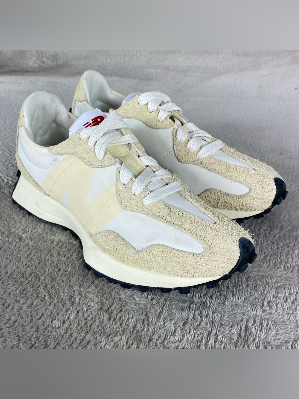 New Balance 327 Womens Shoes Size 7.5 Beam Beige White Running W327UE NEW